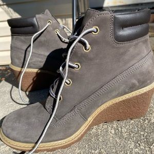 NWOT NEVER WORN TIMBERLAND WEDGED BOOTS